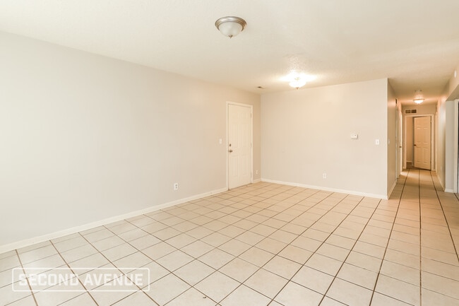 Photo - 2833 Kensington Ave