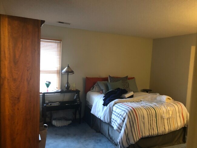 Main Bedroom - 2020 Quaker Lndg Unit 304