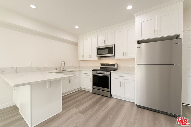 Photo - 5244 Whitsett Ave Unidad 1/4