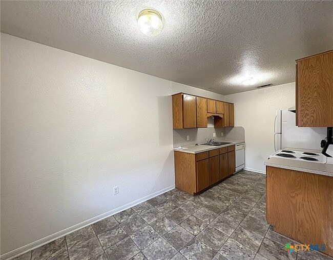 Building Photo - 3310 Zephyr Rd Unit F Rental