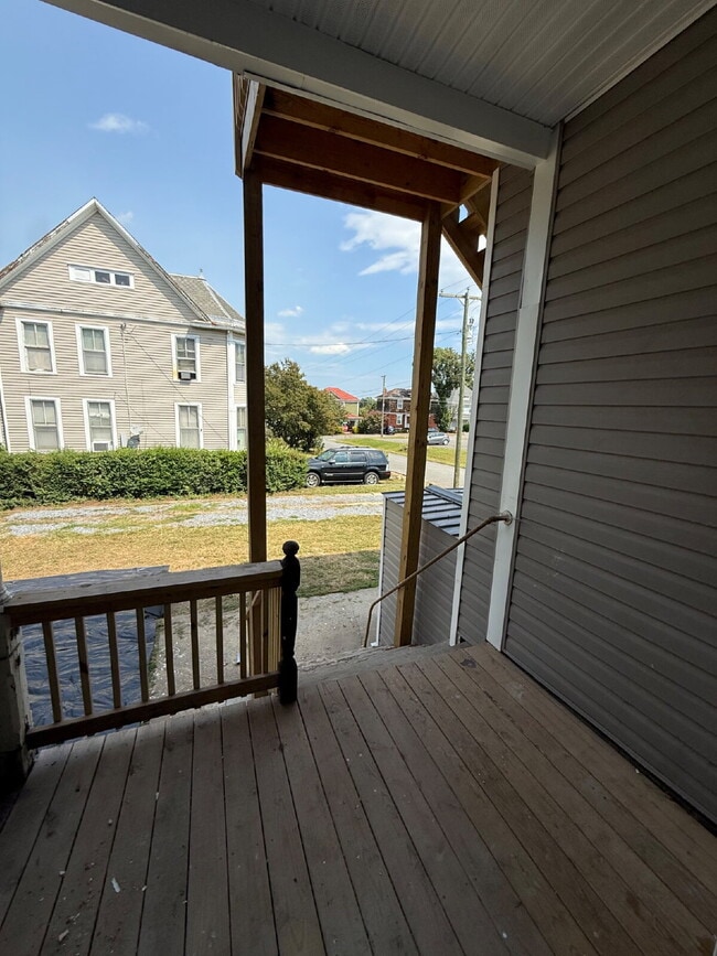 Building Photo - Updated 3 bedroom apartment near historic ... Unit 1
