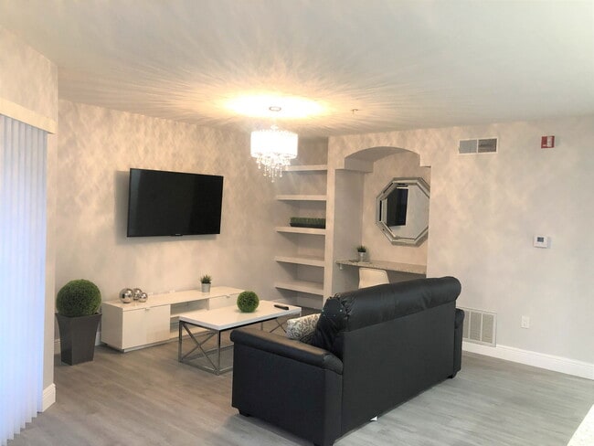 Photo - 7350 Westpointe Blvd