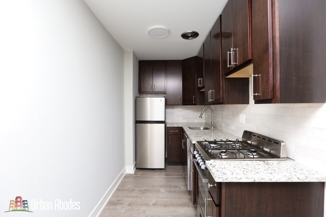 Photo - 503 W Barry Ave Unit J00W