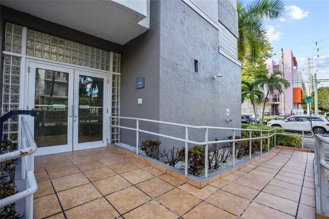 Photo - 1060 NW 7th St Unidad 106