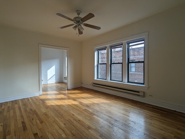 Photo - 3817 N Fremont St Apartments Unit #3829.5-E3