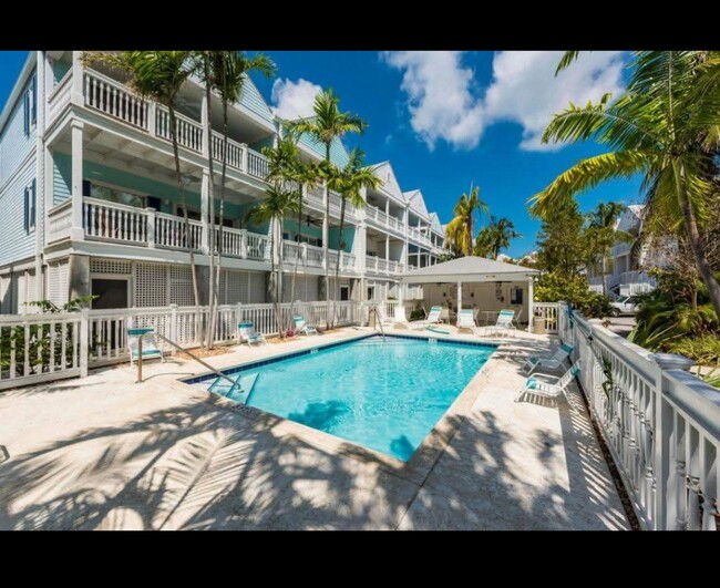 Building Photo - 3029 N Roosevelt Blvd Unit 42