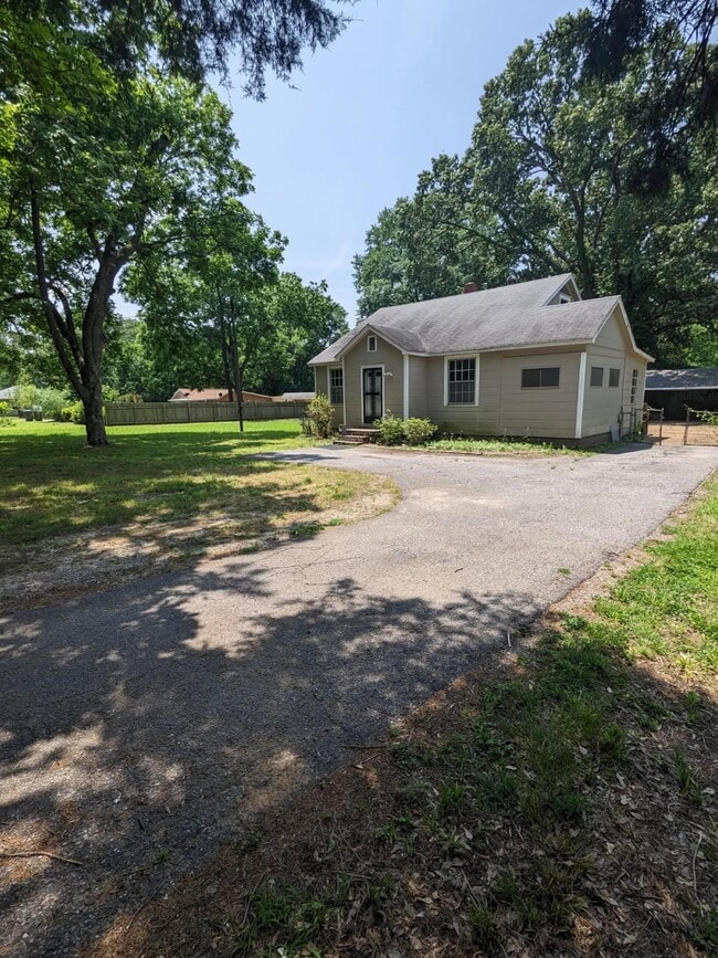 Photo - 1267 Garden Rd