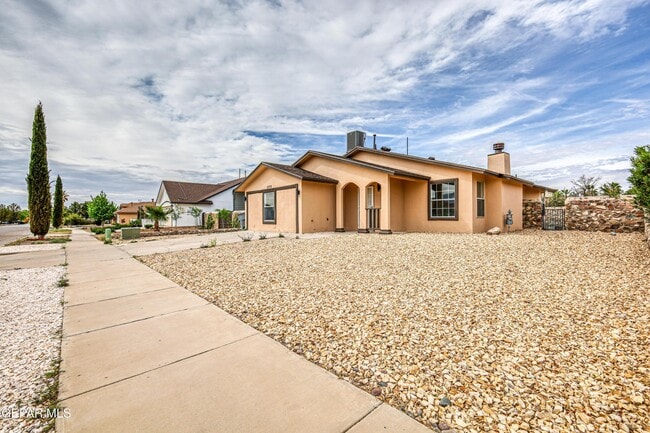 Photo - 5729 Saplinas Rd