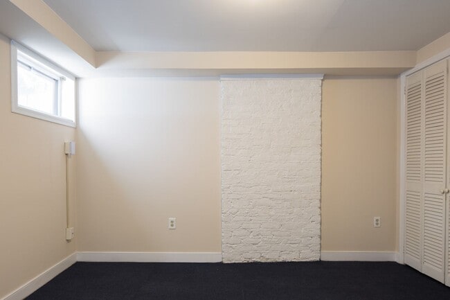 Photo - 412 W Marshall St Unit B