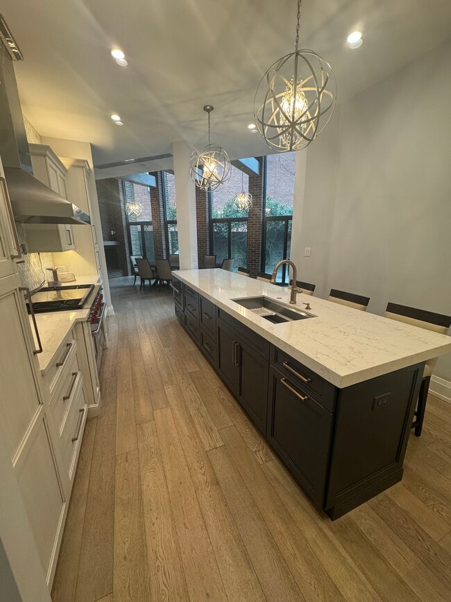 Photo - 230 S 3rd St