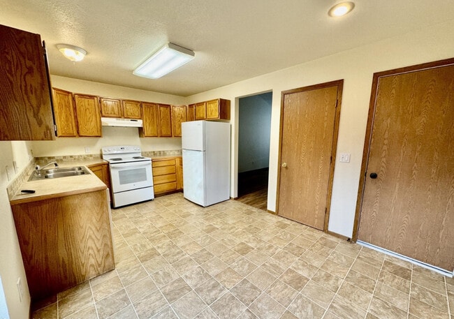 Photo - 107 N Caton St