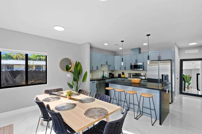 Photo - 1540 NW 46th St Unidad FL1-ID1254772P