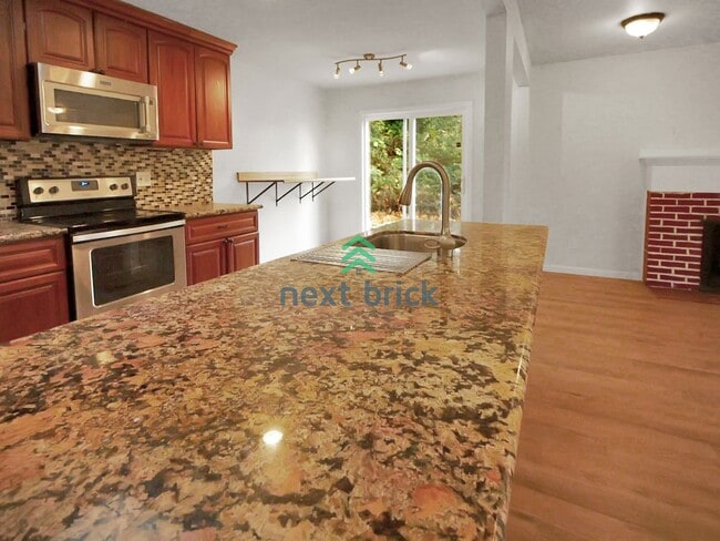 Photo - A beautiful 4 bed and 2 bathroom house for...