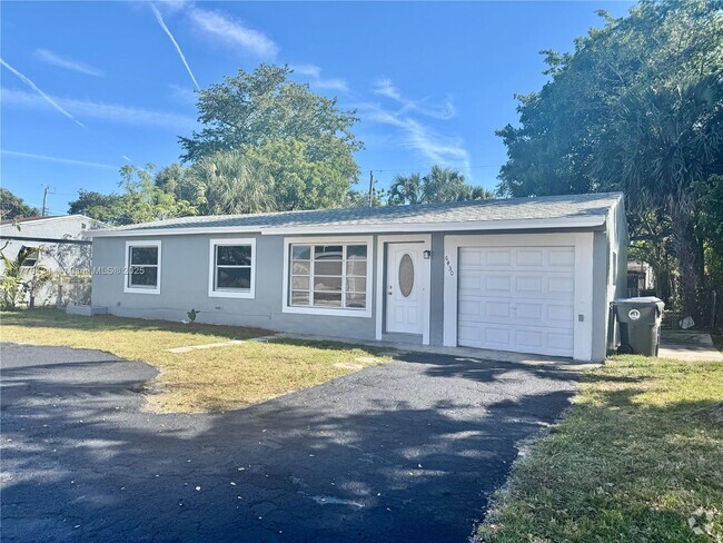 Building Photo - 6430 SW 15th St Rental