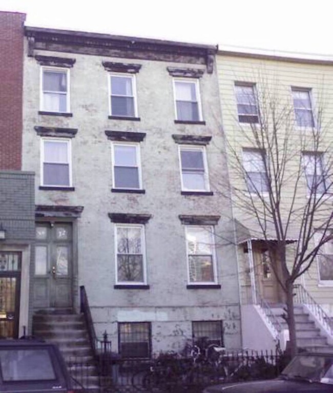 Photo - 74 S 1st St Unidad 2