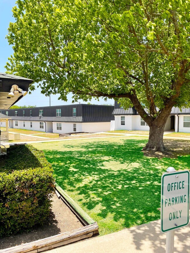 The Lux off Main Apartments For Rent in Kerrville, TX