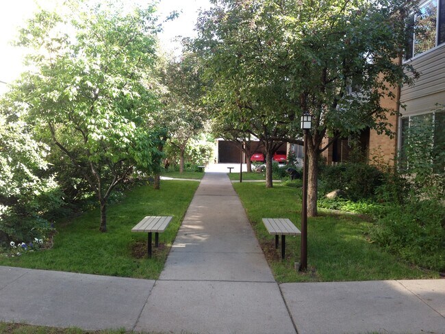 Photo - Beautiful 2 Bedroom Apartment with Office in Sugar House! Unidad 5