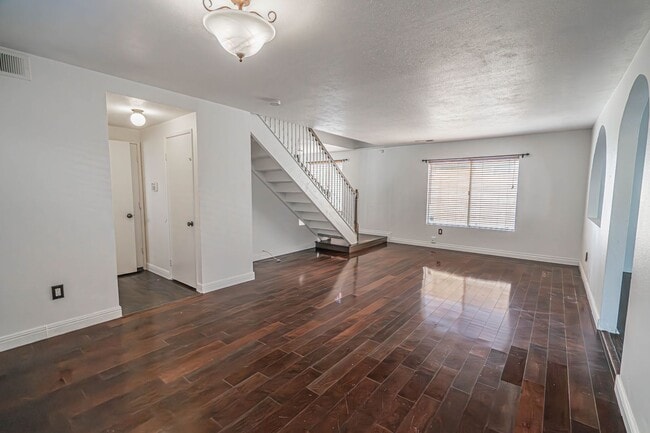 26911 Terri Dr