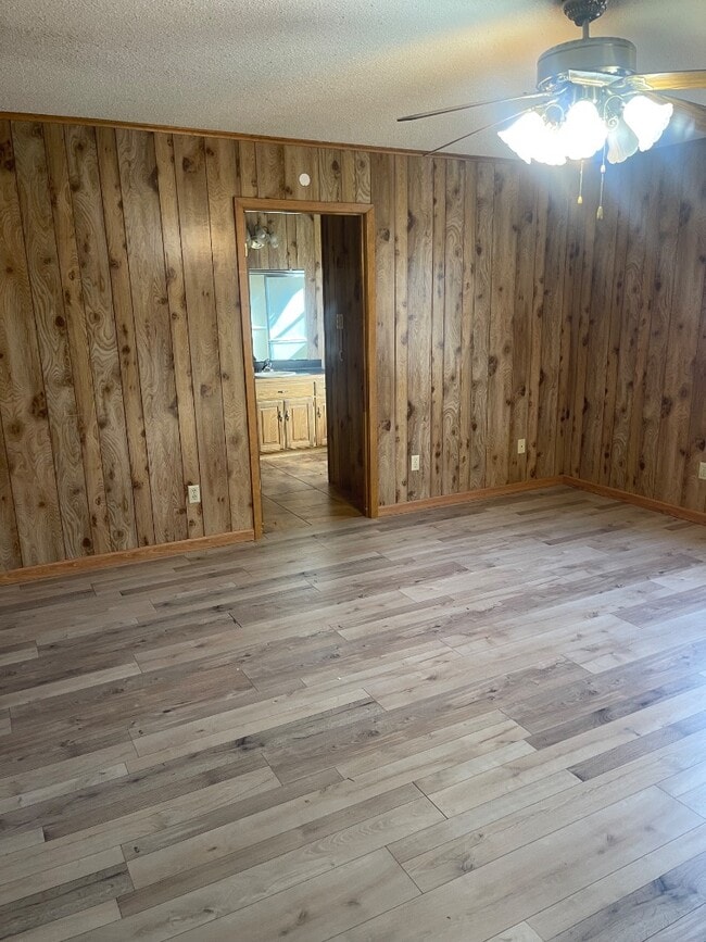 Building Photo - 2870 Fm 2659