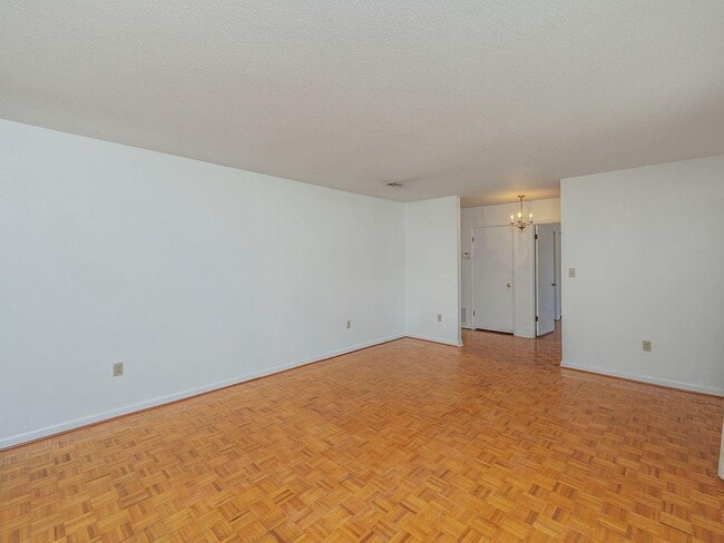 Photo - 110 Gardenia Ct NW
