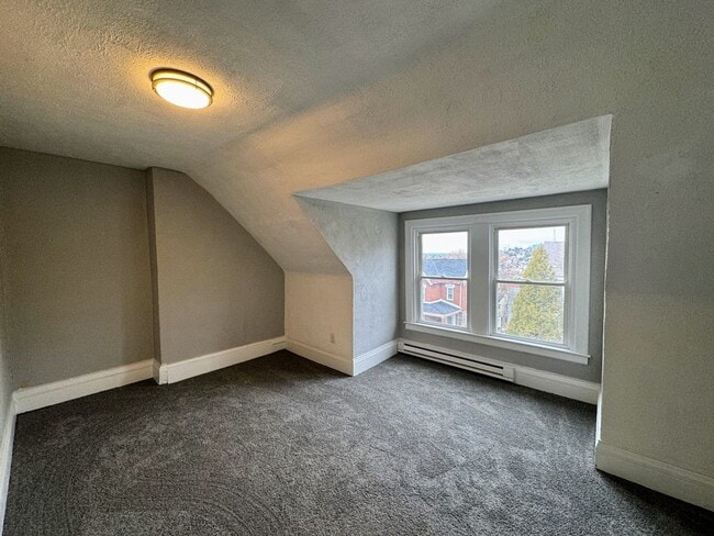 Photo - 320 Orchard Pl