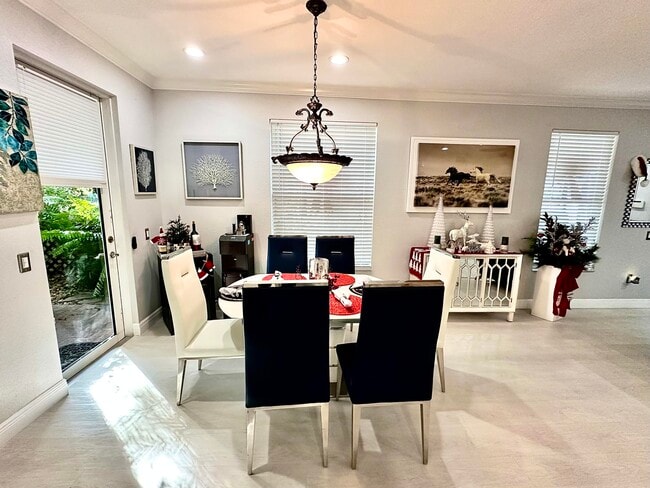 Photo - 4720 Mimosa Pl Unit 905