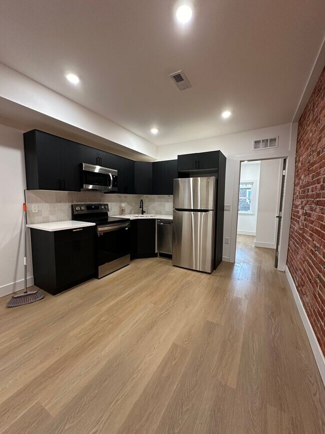 Photo - 3707 N 5th Street Unidad 2