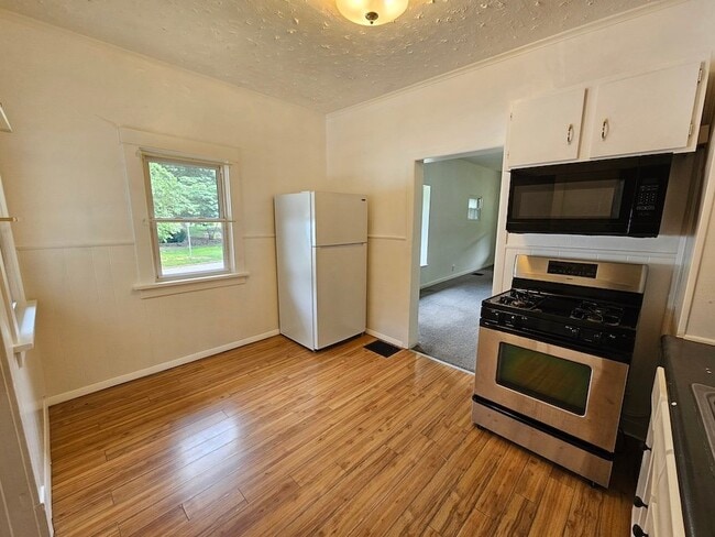 Photo - 79 Home St