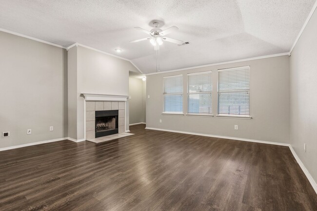 Photo - Charming NWISD 3-2-2