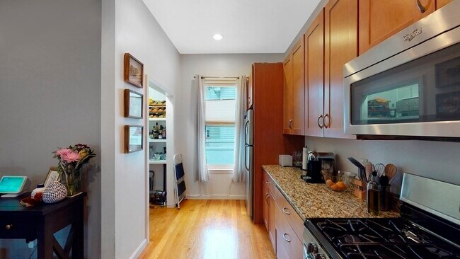 Photo - 14 Holbrook St Unit 1