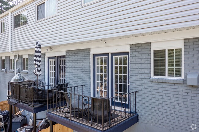 3BR, 2.5BA - 1587SF Patio