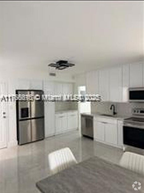 Building Photo - 10185 Collins Ave Unit # 209 Rental