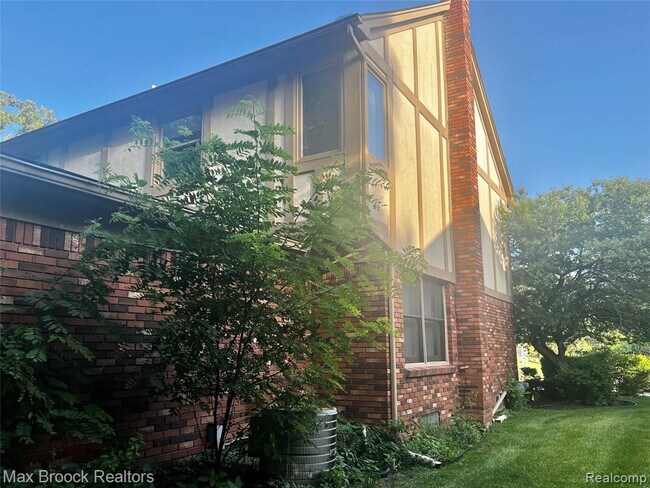 6330 Odessa Dr