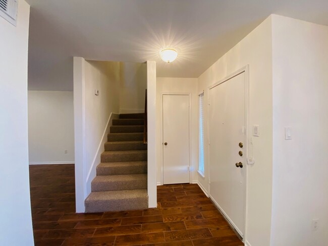 Photo - 30 River Creek Way