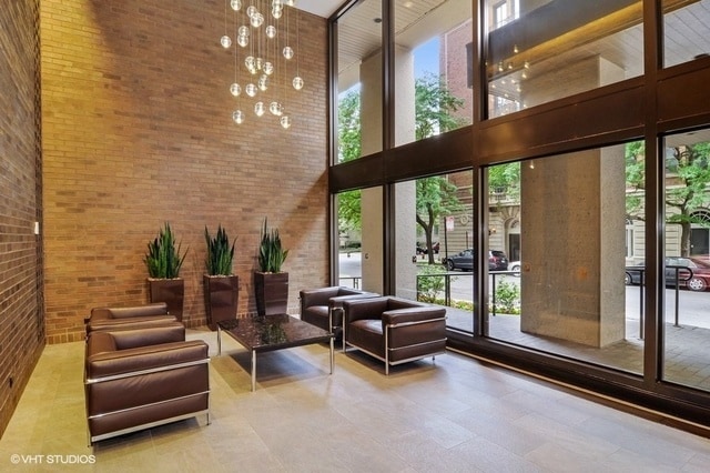 Photo - 2650 N Lakeview Ave Unit 2903