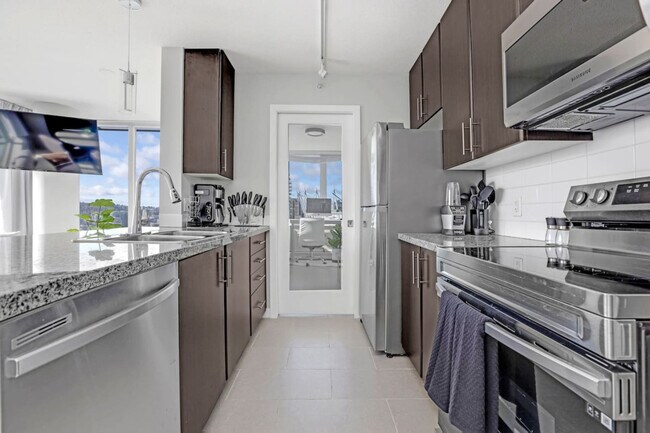 Photo - 688 Abbott St Unit ID1051909P