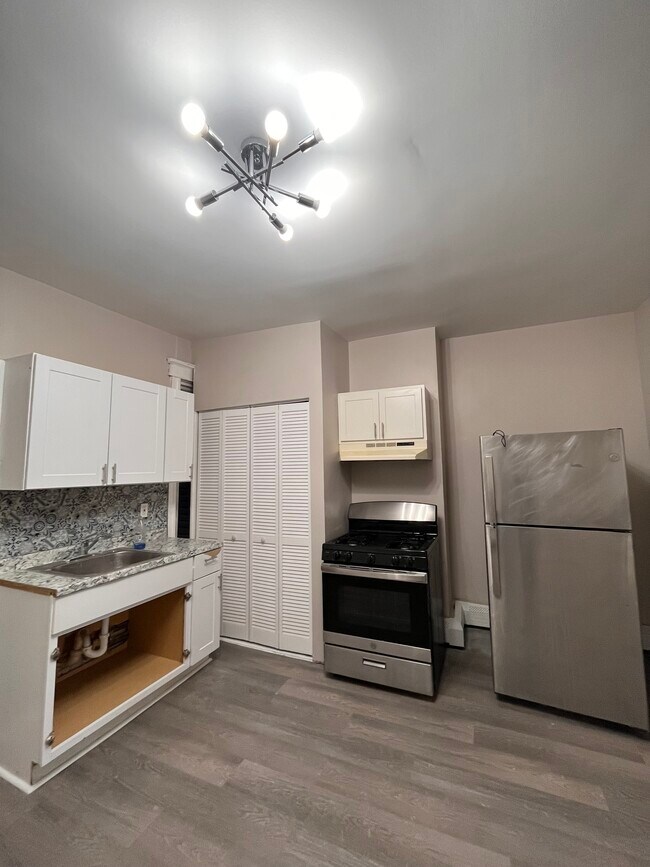 152 Seaview Ave Unit 1F - 150 Seaview Ave Unit 2R