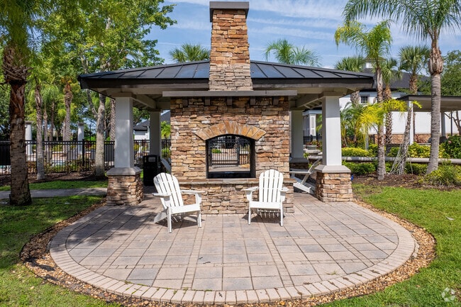 Outdoor Fireplace & Seating - Grandewood Pointe
