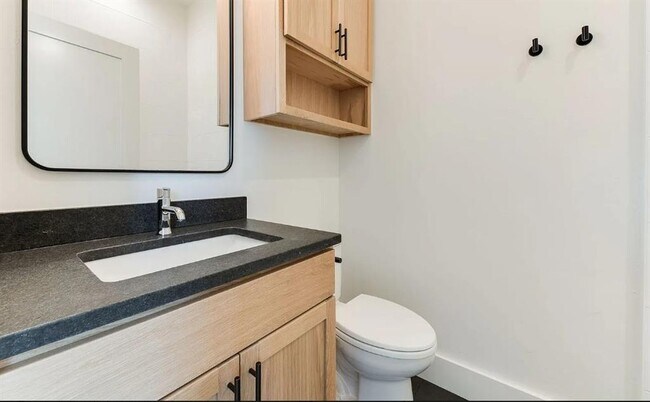 Photo - 1701 Wheeler St Unit 200