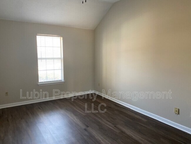 Photo - 1815 Black Bear Cir E House