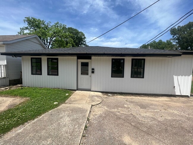 Photo - Cozy Home in the Heart of Martin