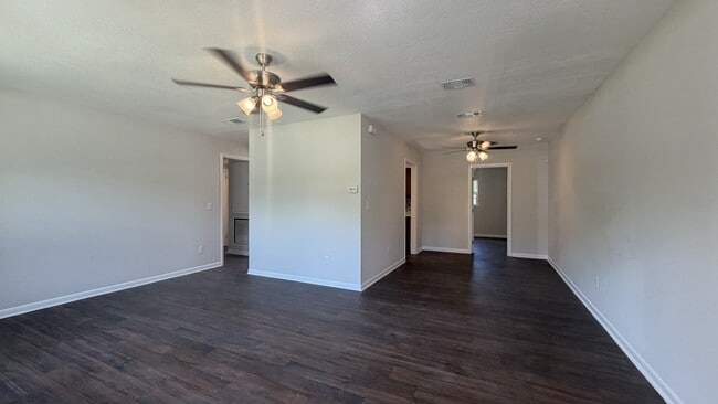 Building Photo - 8534 Addison Rd