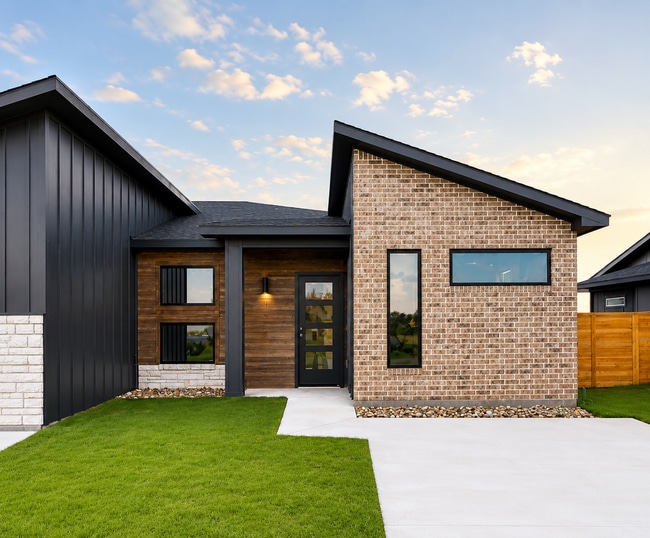 Building Photo - 1615 Crooked River