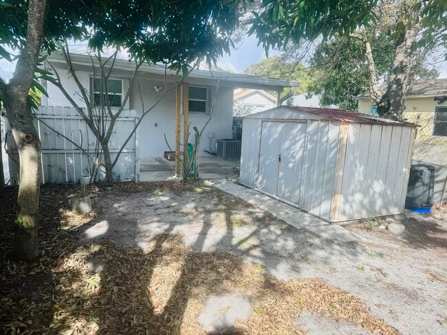 Photo - 602 N D St