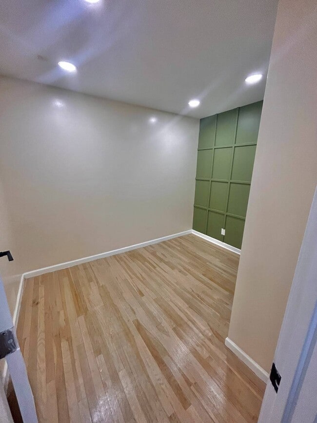 Photo - 1316 East 100th Street Unit 2