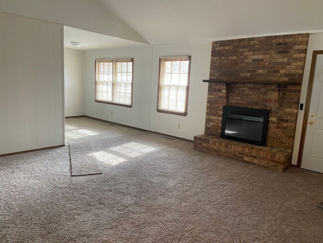 Photo - Like new, ranch home near Bass Pro, fully ...