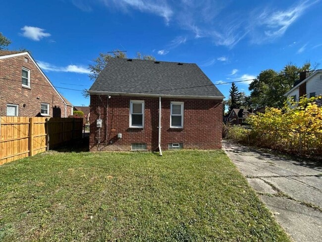 Photo - Fully Renovated 3 Bedroom Bungalow