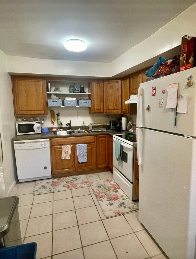 Photo - 201 E Gaylord St