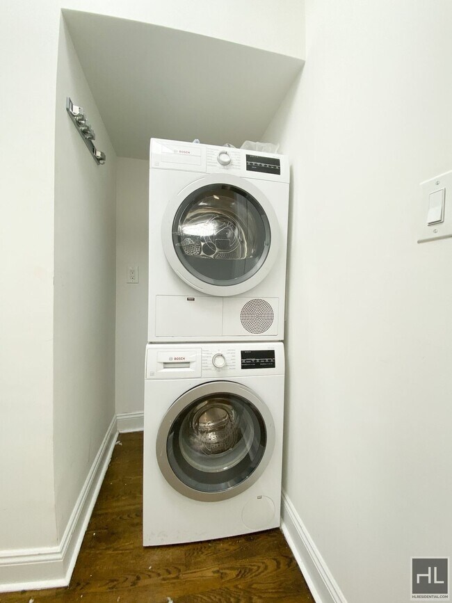 Photo - WEST 58 STREET Unidad PHA