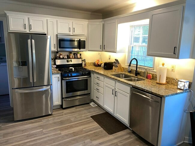 Photo - 14313 Swallow Rd